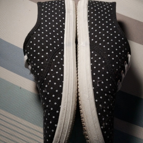 Sneakers - Picture 2 of 3